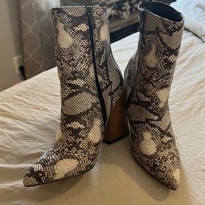 Beast Fashion Snake Skin Heeled Boots